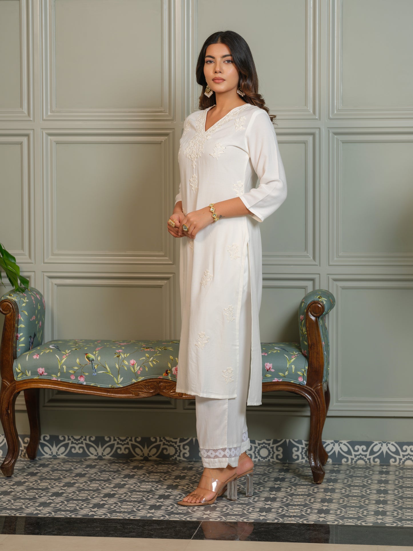Elegant Lucknowi Chikankari Kurta Pant Set