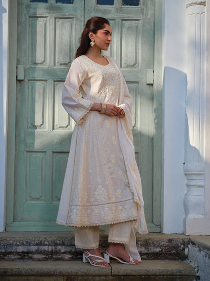 Embroidered Round Neck Kurta & Trousers Kurta Set