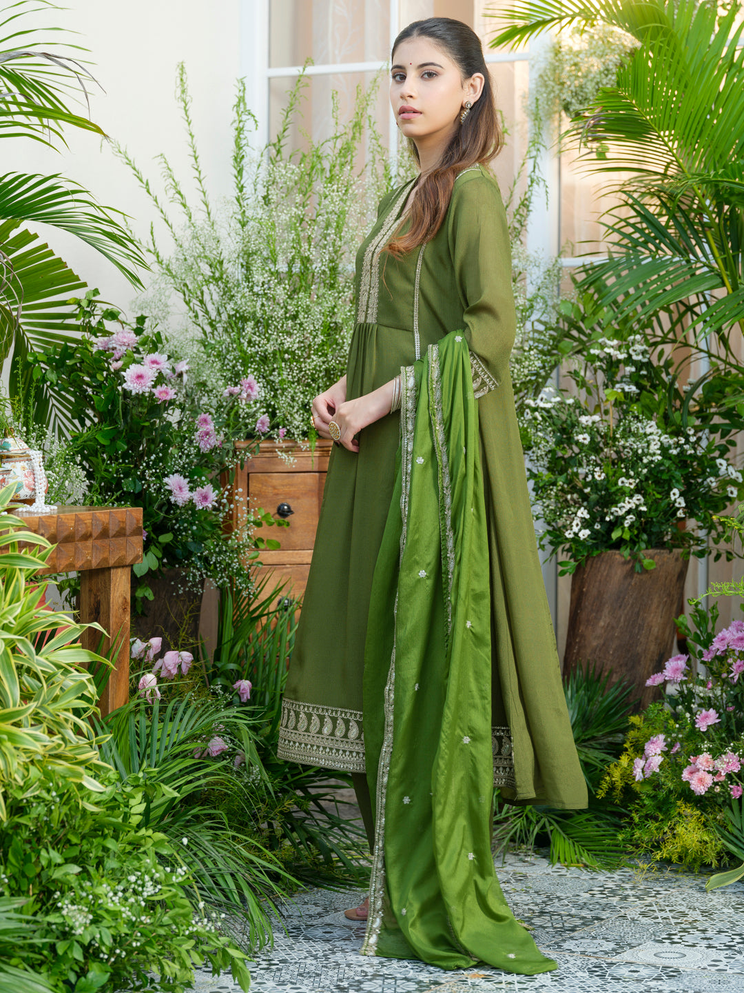 Embroidered V-Neck Chinon Kurta with pant Set and Chiffon Dupatta