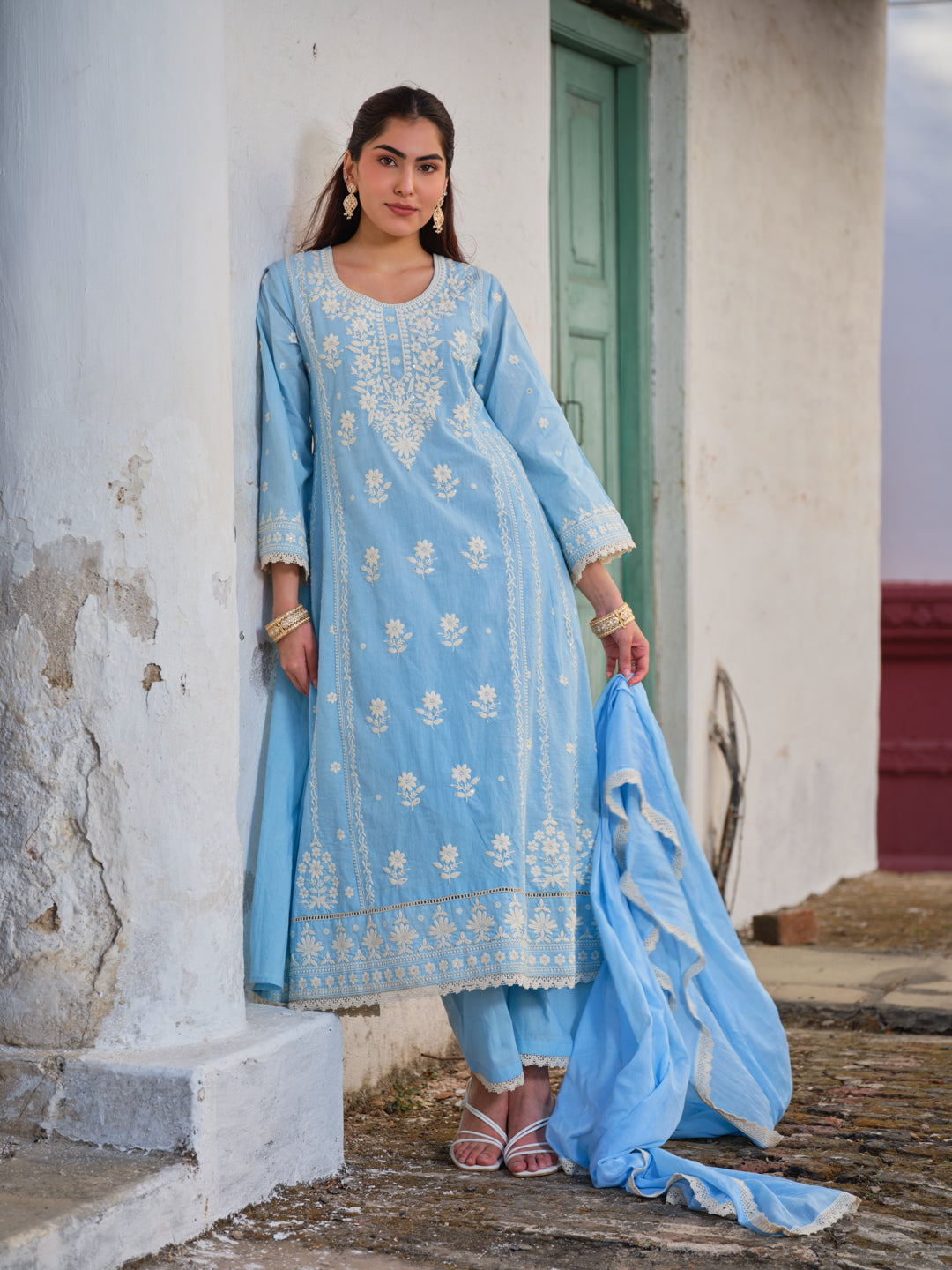 Embroidered Round Neck Kurta & Trousers Kurta Set