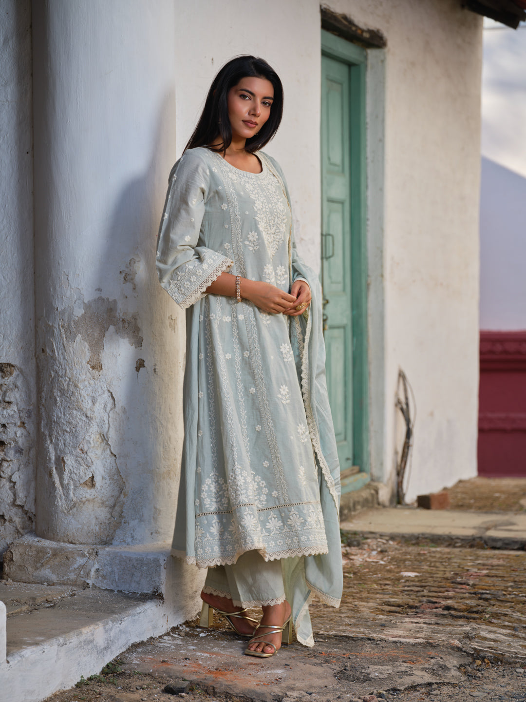 Embroidered Round Neck Kurta & Trousers Kurta Set