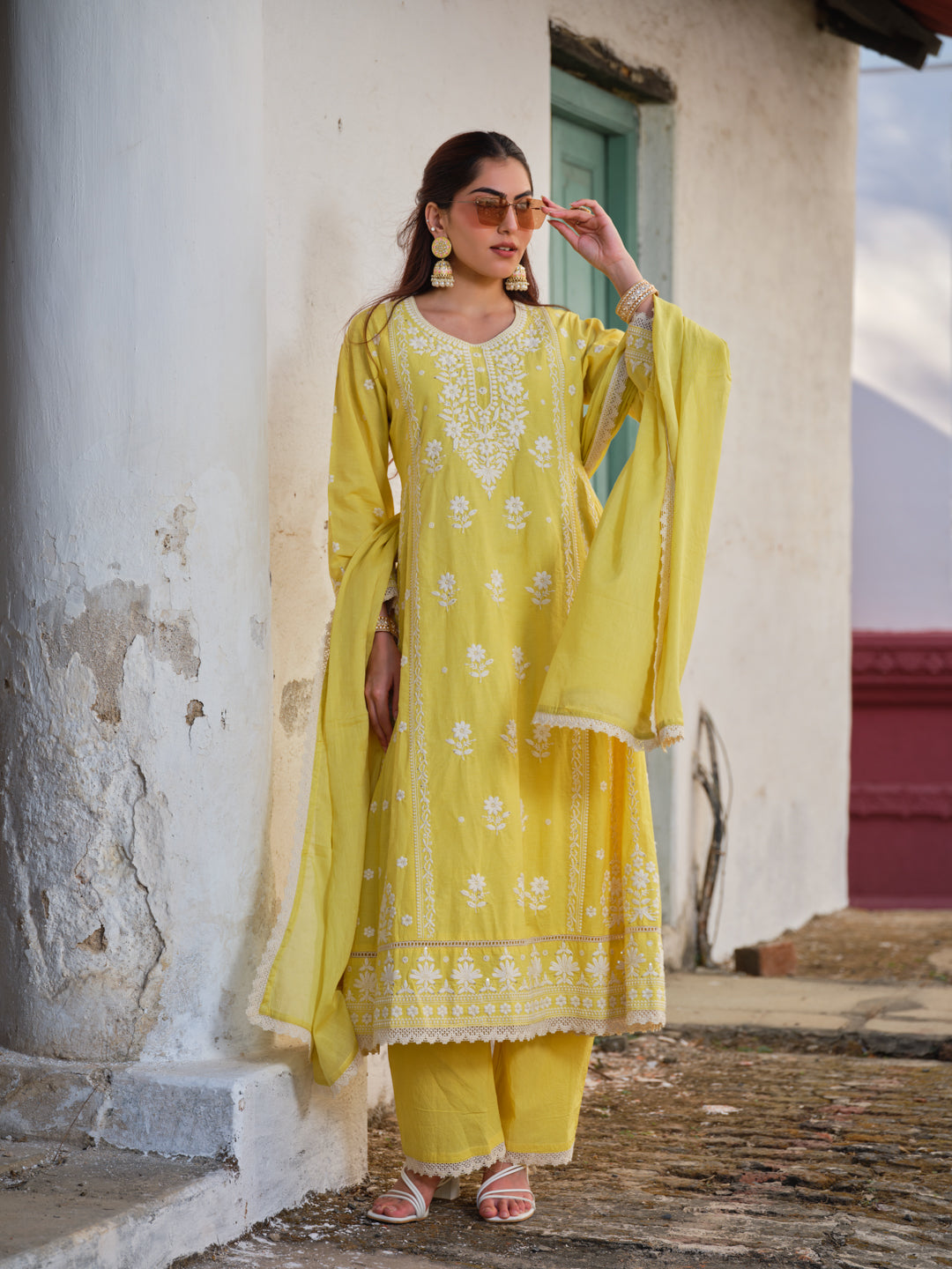 Embroidered Round Neck Kurta & Trousers Kurta Set