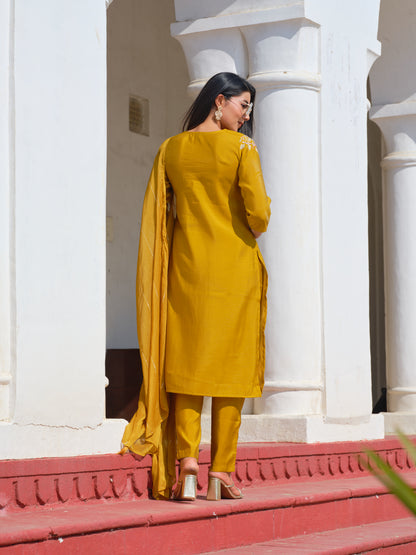 Embroidered Round Neck Straight Kurta & Trousers With Dupatta