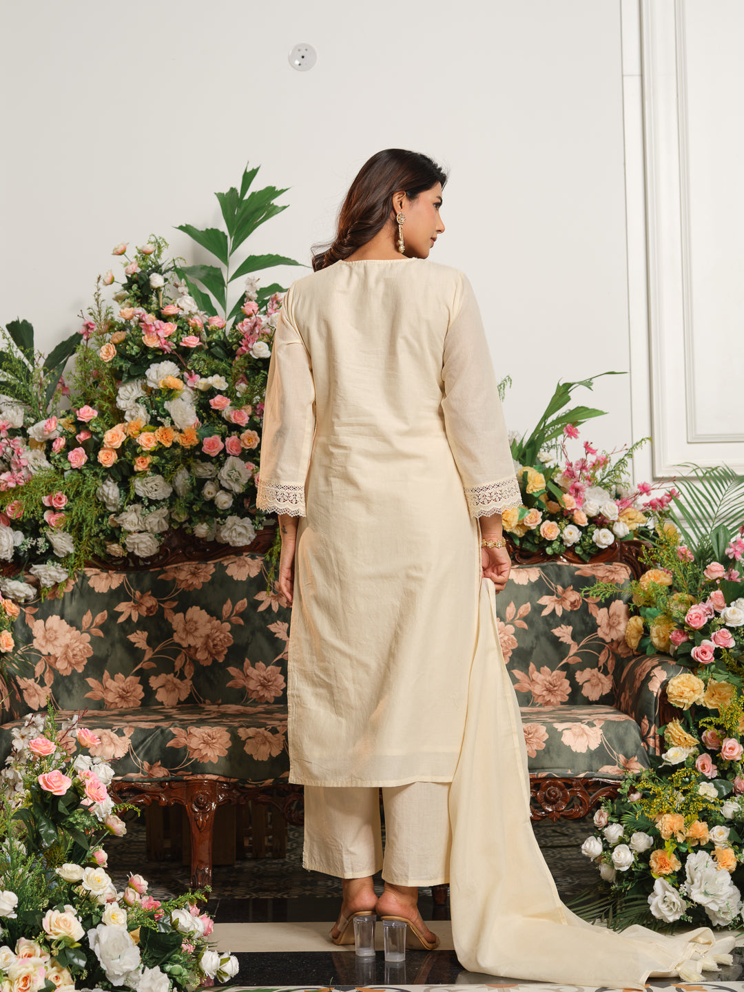Embroidered Off-White V-Neck Kurta Set with Trousers & Dupatta
