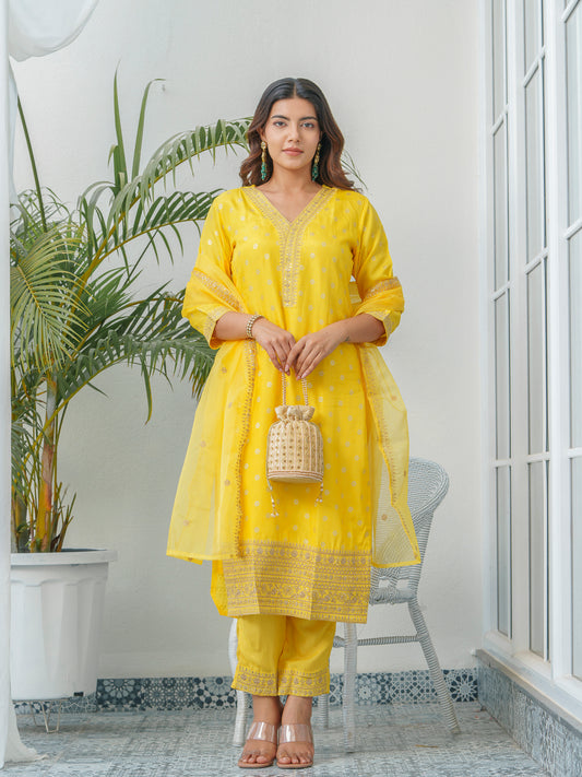Embellished Kurta Set With Dupatta