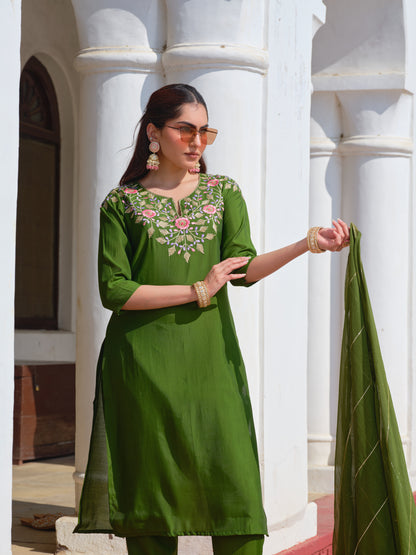 Embroidered Round Neck Straight Kurta & Trousers With Dupatta