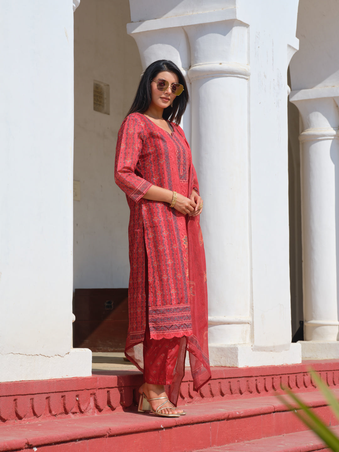 Printed Round Neck Kurta & Trousers With Dupatta