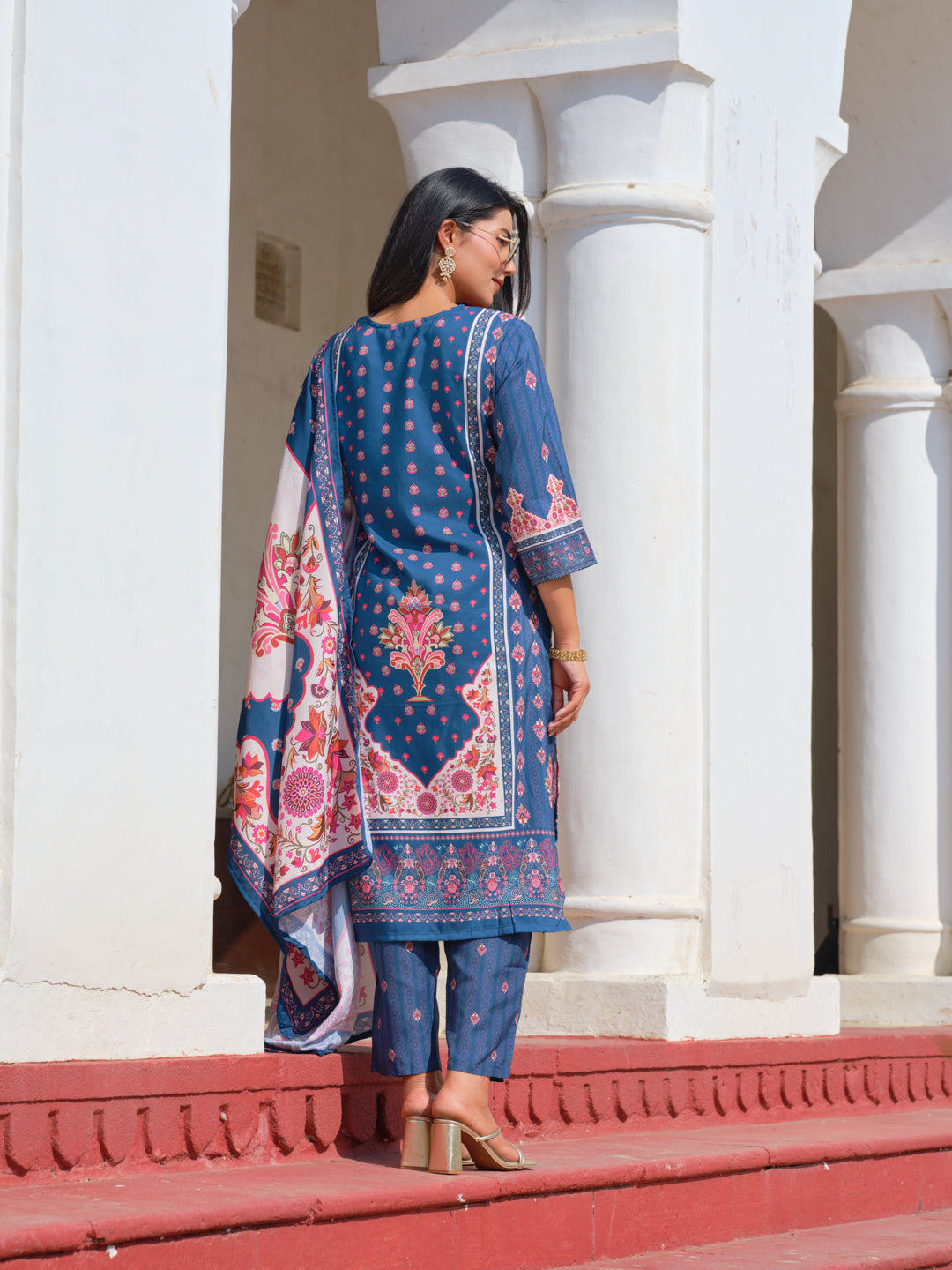 Printed Round Neck Kurta & Trousers With Dupatta