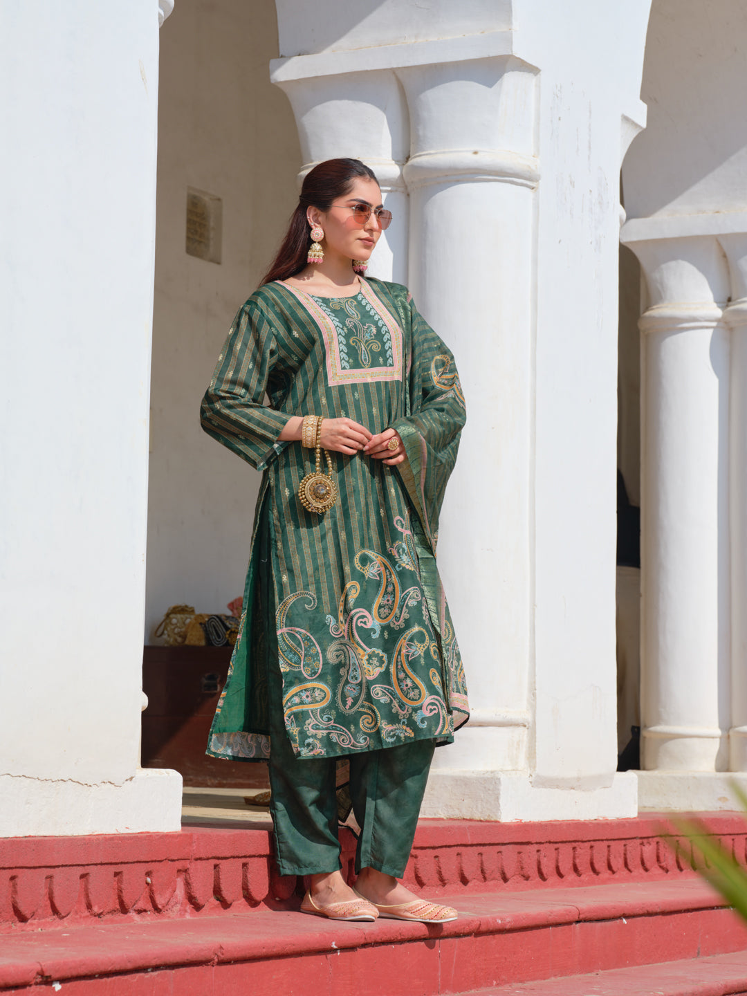 Printed Round Neck Kurta & Trousers With Dupatta