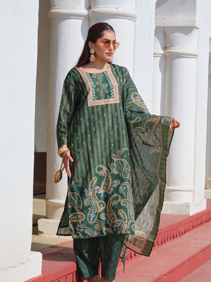 Printed Round Neck Kurta & Trousers With Dupatta
