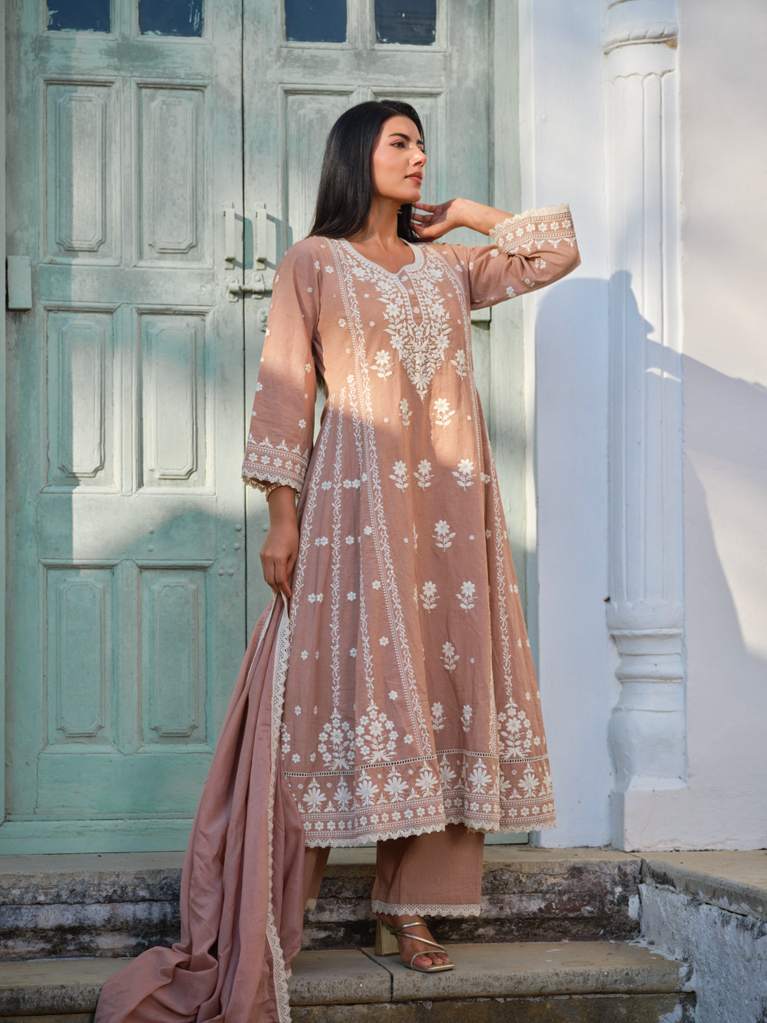 Embroidered Round Neck Kurta & Trousers Kurta Set