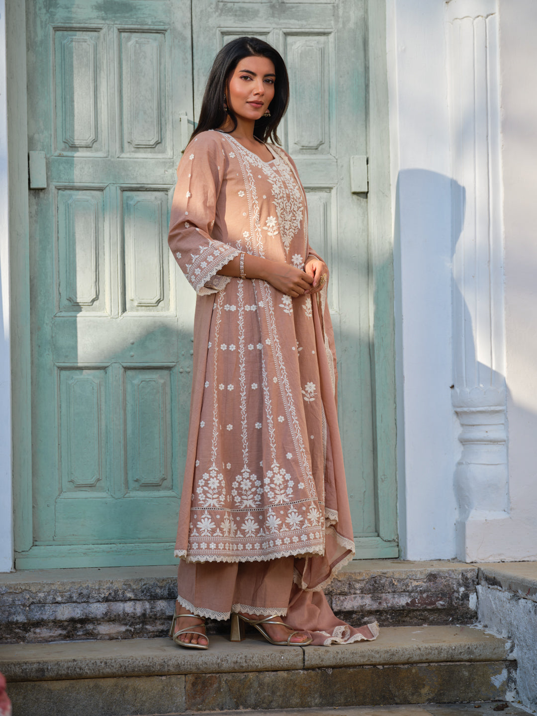 Embroidered Round Neck Kurta & Trousers Kurta Set