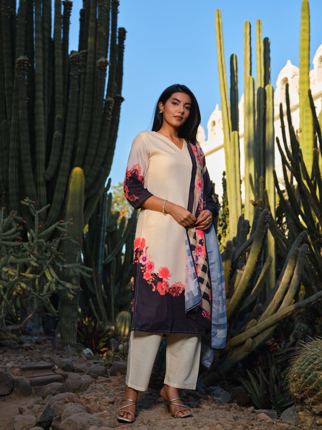 Printed V-Neck Kurta & Trousers Kurta Sets