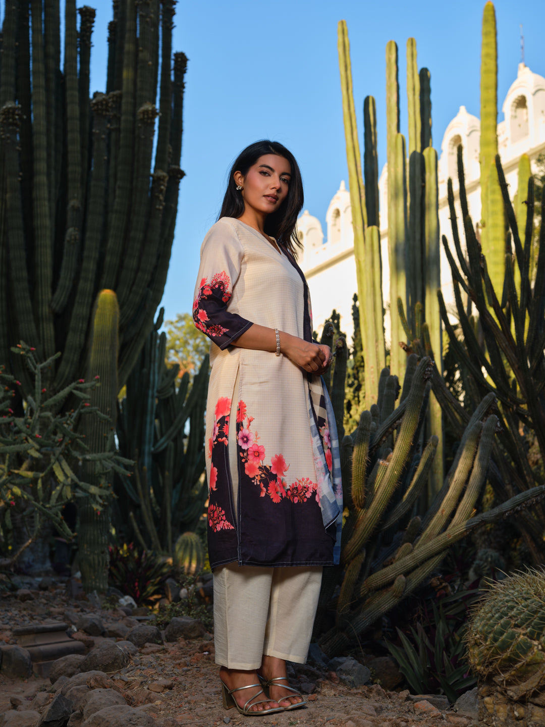 Printed V-Neck Kurta & Trousers Kurta Sets