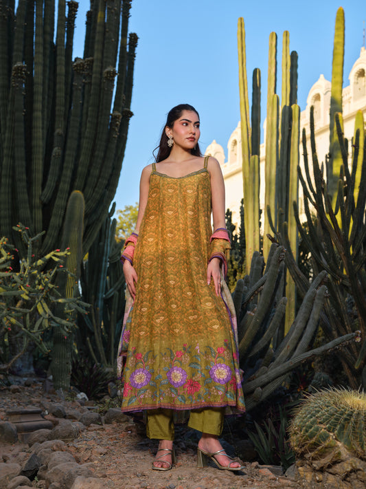 Women Floral Printed Tiered Mirror Work Kurta with Trousers & With Dupatta