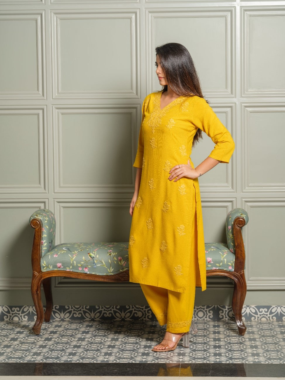 Elegant Lucknowi Chikankari Kurta Pant Set