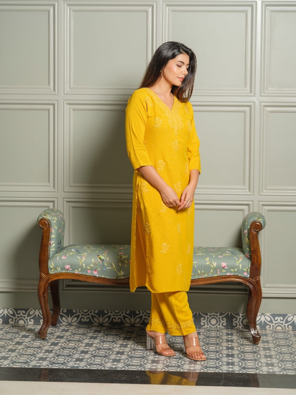Elegant Lucknowi Chikankari Kurta Pant Set