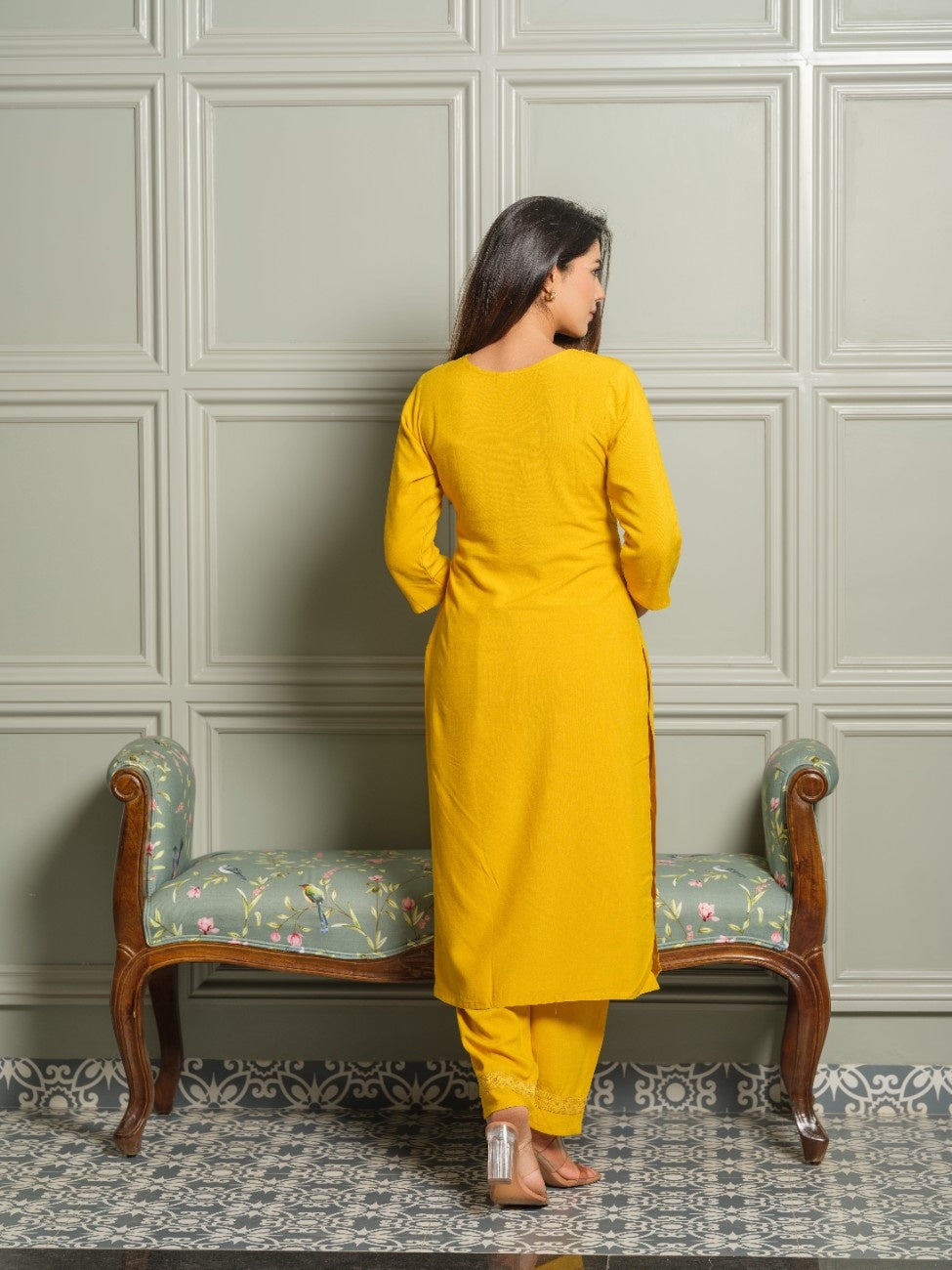 Elegant Lucknowi Chikankari Kurta Pant Set