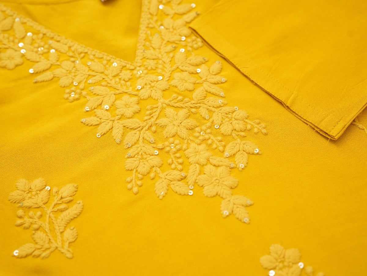 Elegant Lucknowi Chikankari Kurta Pant Set