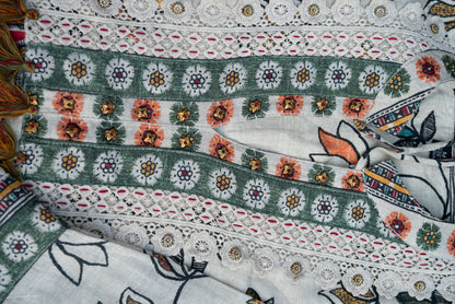 Women Floral Printed Regular Thread Work Kurta with Trousers & With Dupatta