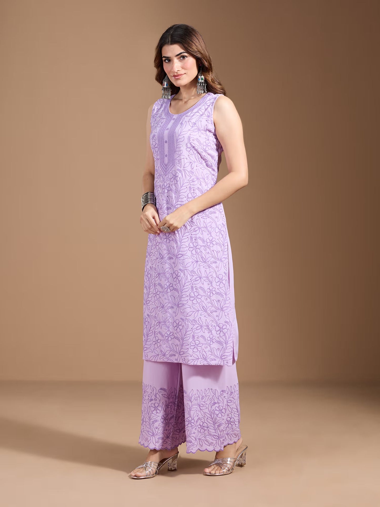 Floral Embroidered Kurta & Trouser With Dupatta - Buy Best Ethnic Wear for Women & Girls | Daily Woman - 