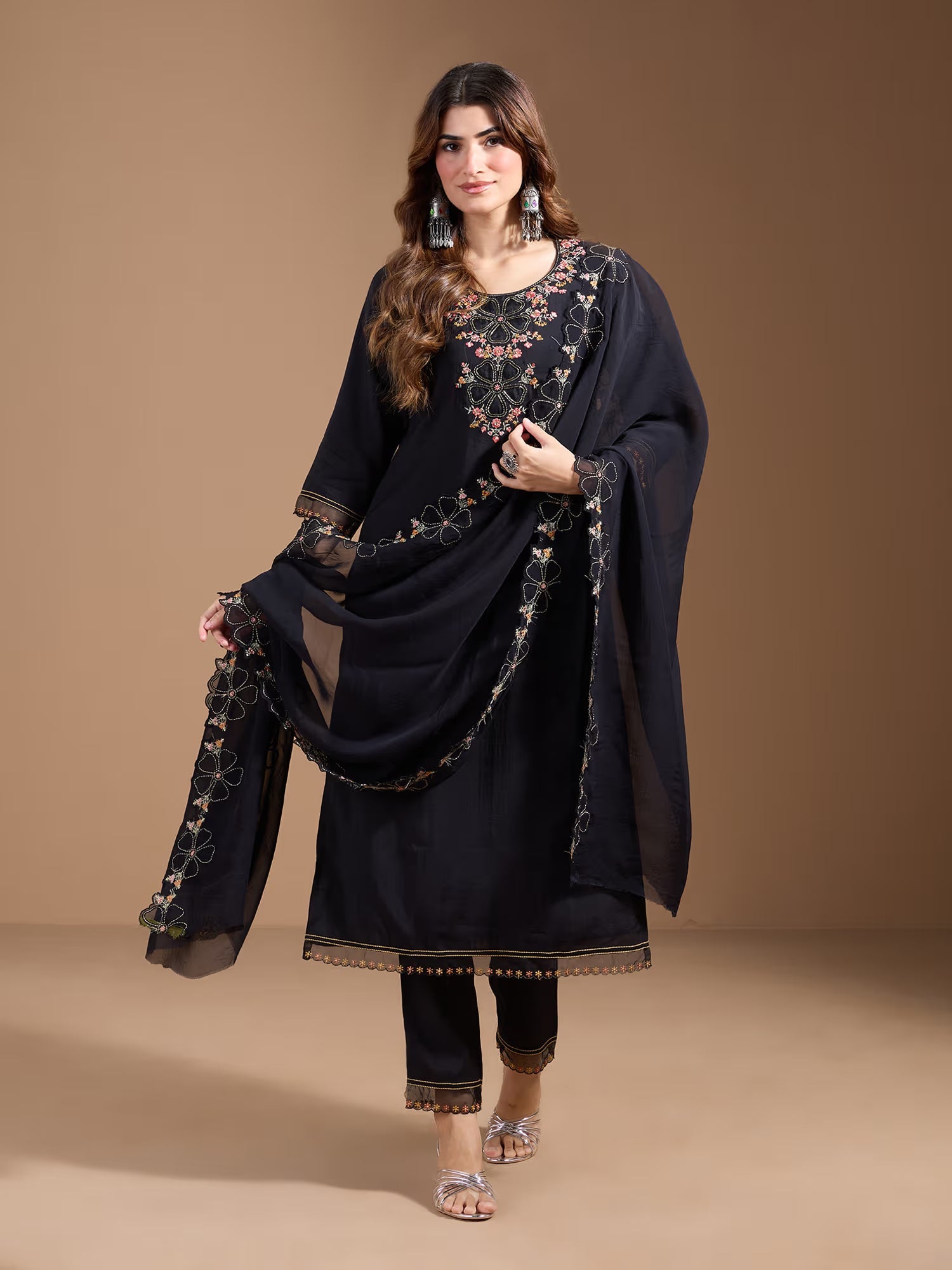 Floral Embroidered Kurta & Trousers With Dupatta - Buy Best Ethnic Wear for Women & Girls | Daily Woman - 