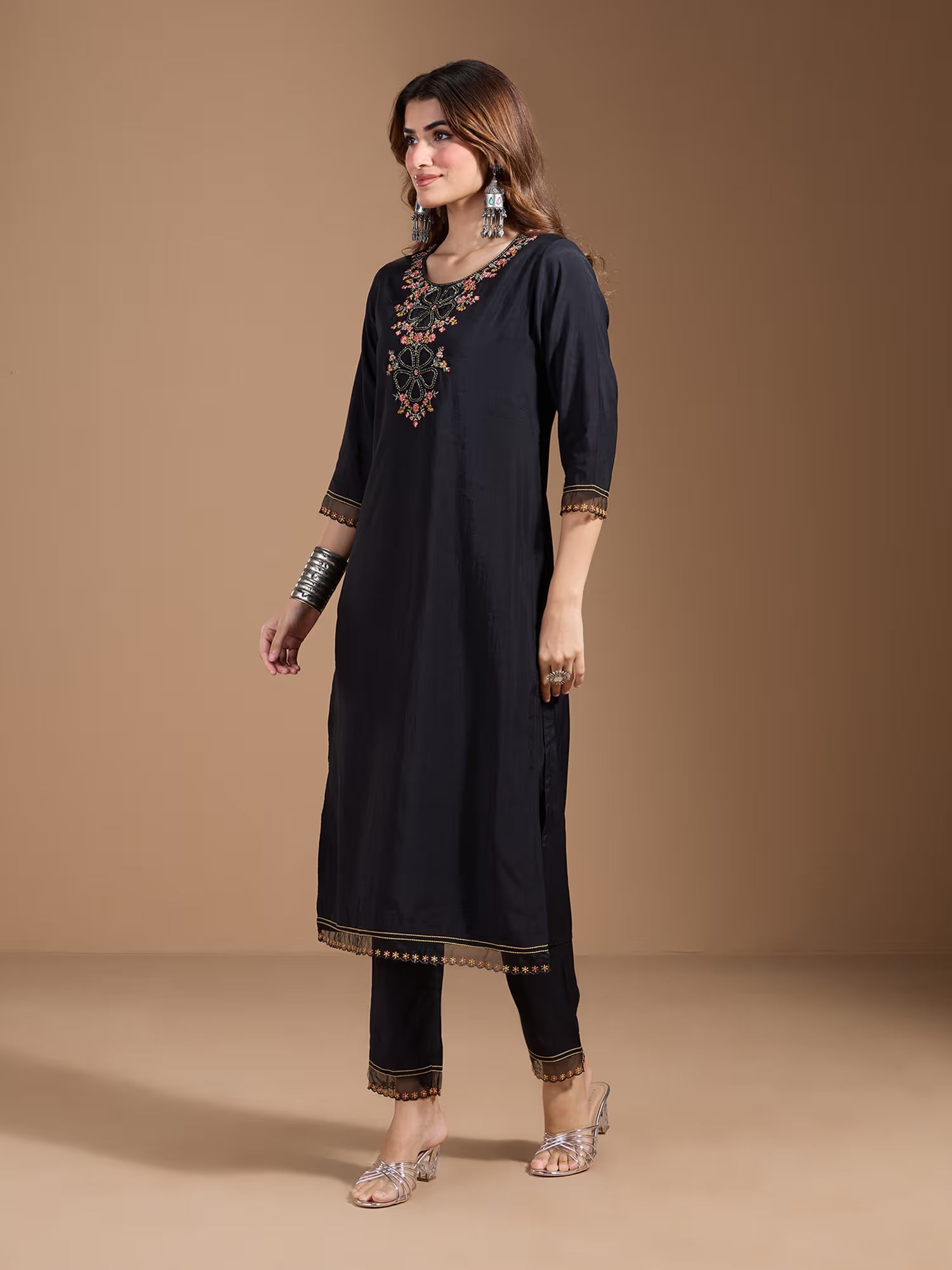 Floral Embroidered Kurta & Trousers With Dupatta - Buy Best Ethnic Wear for Women & Girls | Daily Woman - 