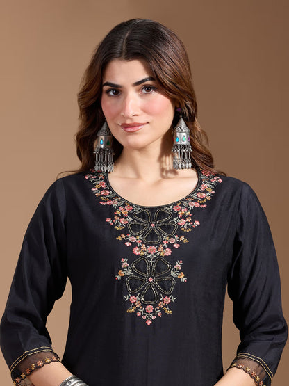 Floral Embroidered Kurta & Trousers With Dupatta - Buy Best Ethnic Wear for Women & Girls | Daily Woman - 