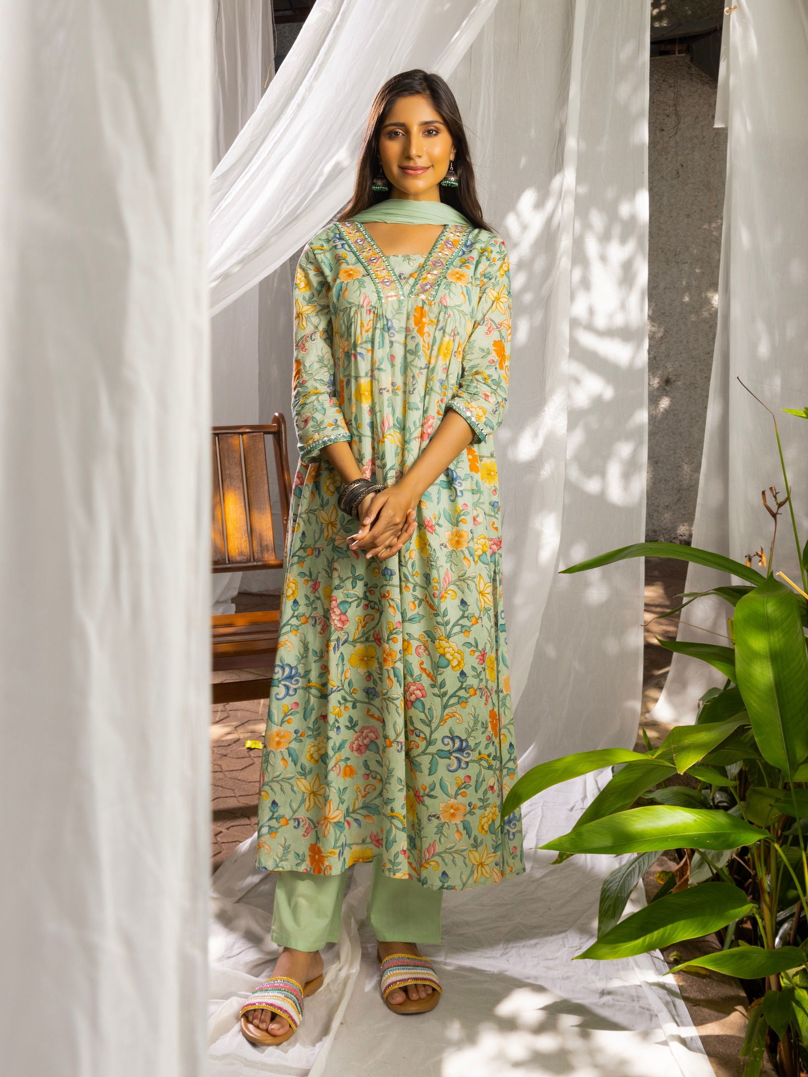 Floral Printed Empire Thread Work Pure Cotton Kurta With Trouser & Dupatta - Buy Best Ethnic Wear for Women & Girls | Daily Woman - 
