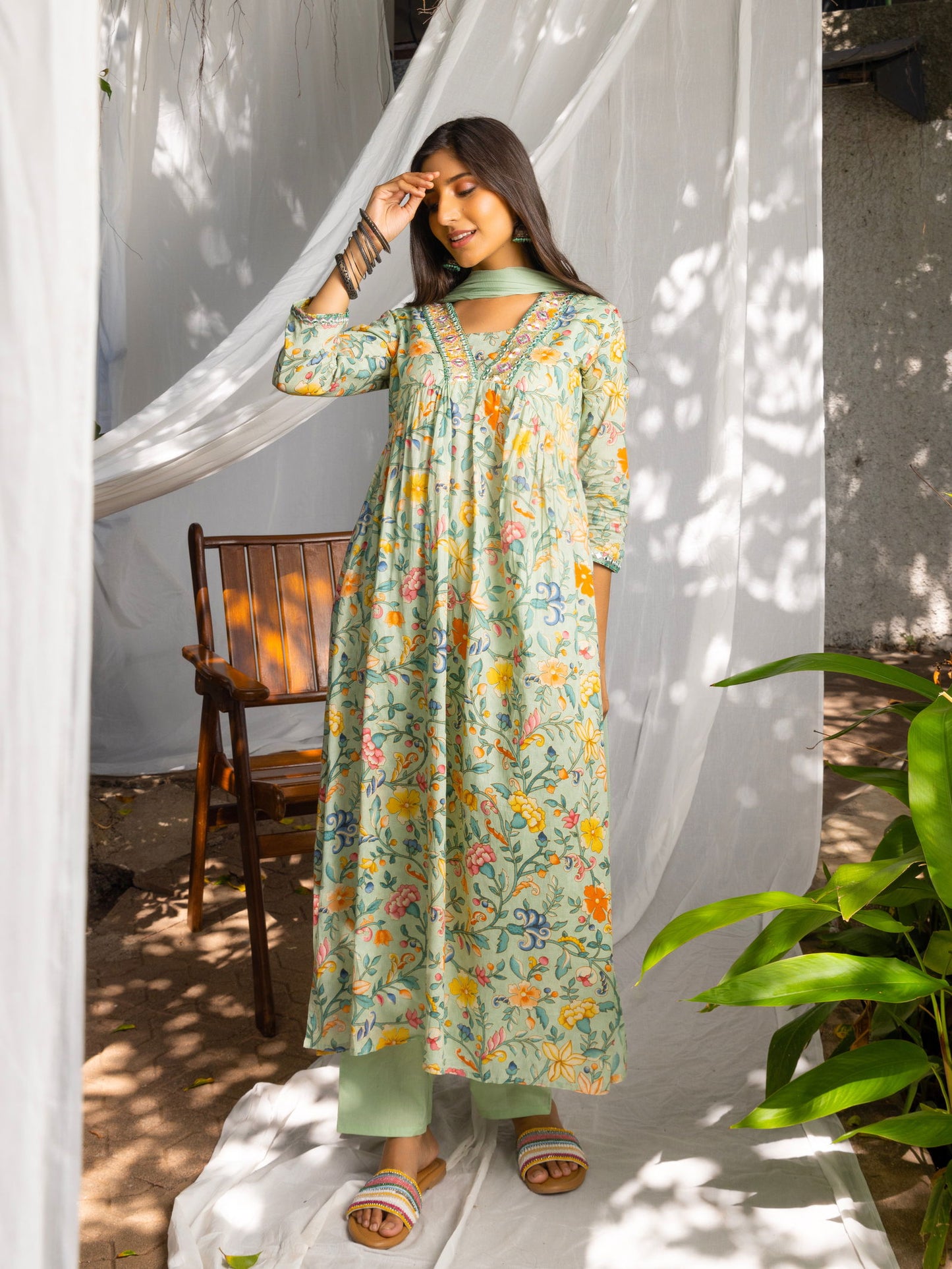 Floral Printed Empire Thread Work Pure Cotton Kurta With Trouser & Dupatta - Buy Best Ethnic Wear for Women & Girls | Daily Woman - 