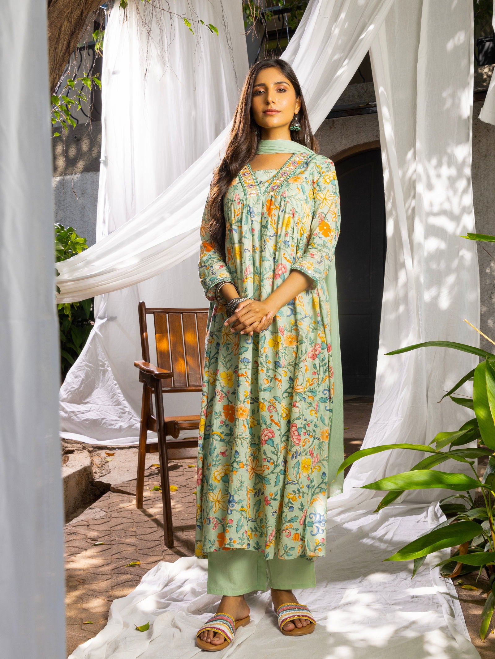 Floral Printed Empire Thread Work Pure Cotton Kurta With Trouser & Dupatta - Buy Best Ethnic Wear for Women & Girls | Daily Woman - 