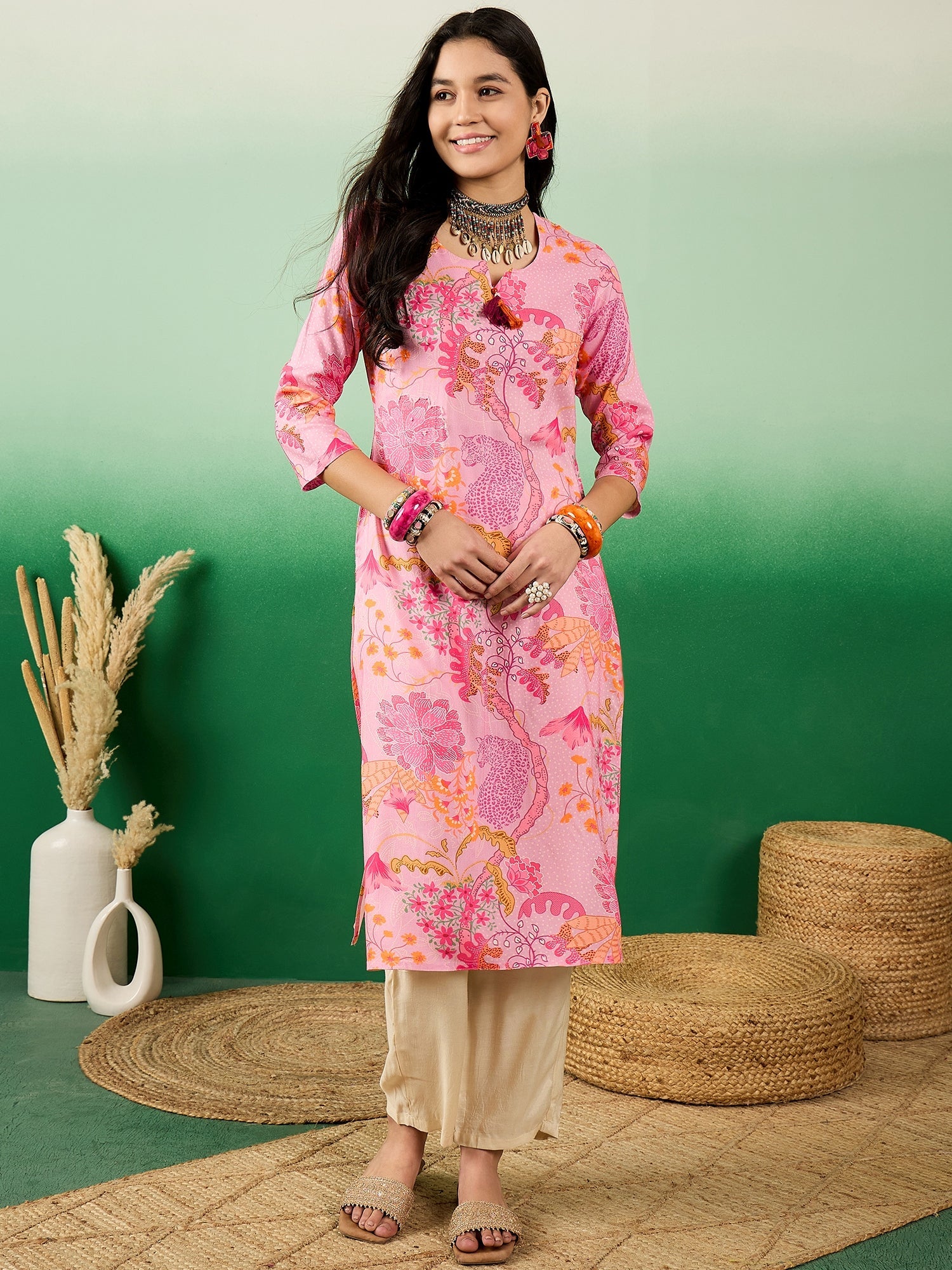 Floral Printed Notch Neck Straight Kurta - Buy Best Ethnic Wear for Women & Girls | Daily Woman - 