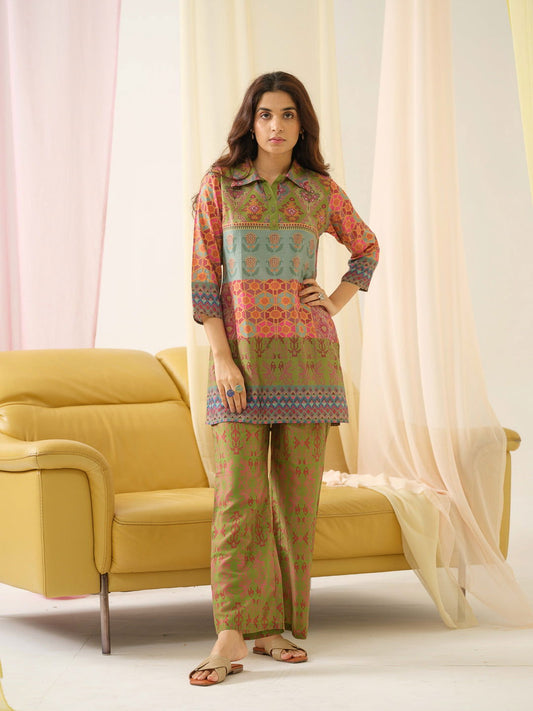 Floral Printed Shirt Collar Three-Quarter Pure Silk Kurta Set - Buy Best Ethnic Wear for Women & Girls | Daily Woman - 