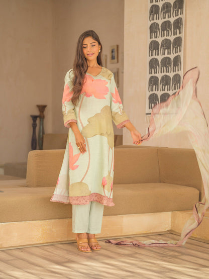 Green Floral Printed Straight Kurta and Trousers With Dupatta - Buy Best Ethnic Wear for Women & Girls | Daily Woman - 