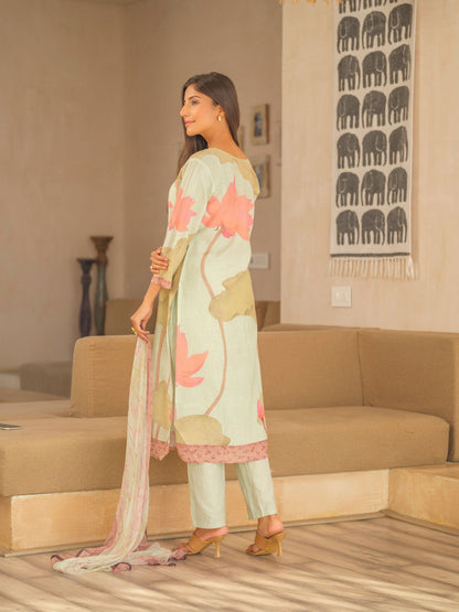 Green Floral Printed Straight Kurta and Trousers With Dupatta - Buy Best Ethnic Wear for Women & Girls | Daily Woman - 