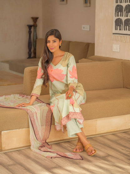 Green Floral Printed Straight Kurta and Trousers With Dupatta - Buy Best Ethnic Wear for Women & Girls | Daily Woman - 