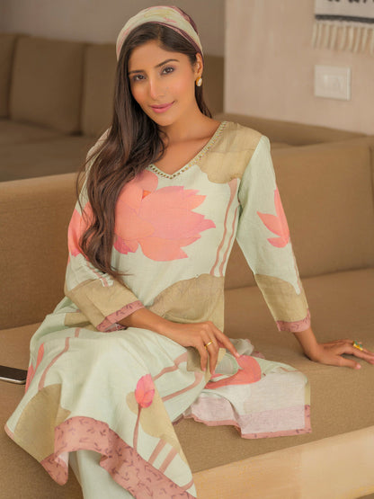 Green Floral Printed Straight Kurta and Trousers With Dupatta - Buy Best Ethnic Wear for Women & Girls | Daily Woman - 