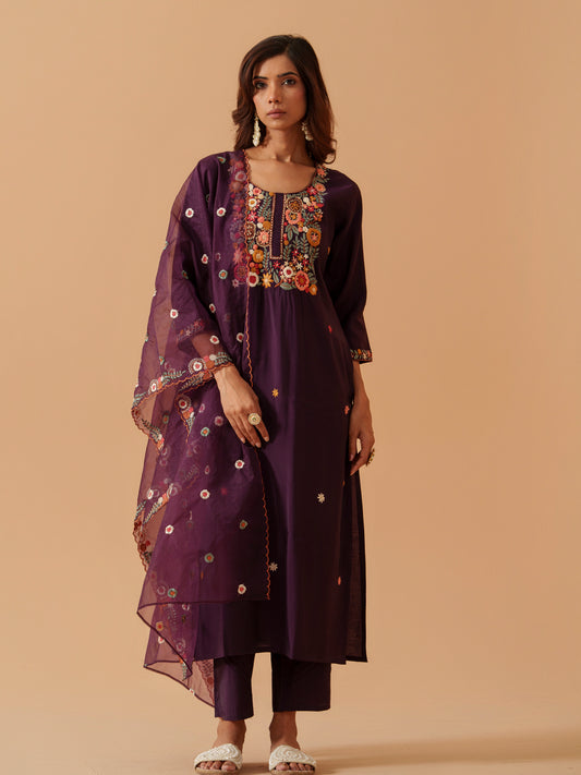 Embroidered Straight Kurta Trousers With Dupatta