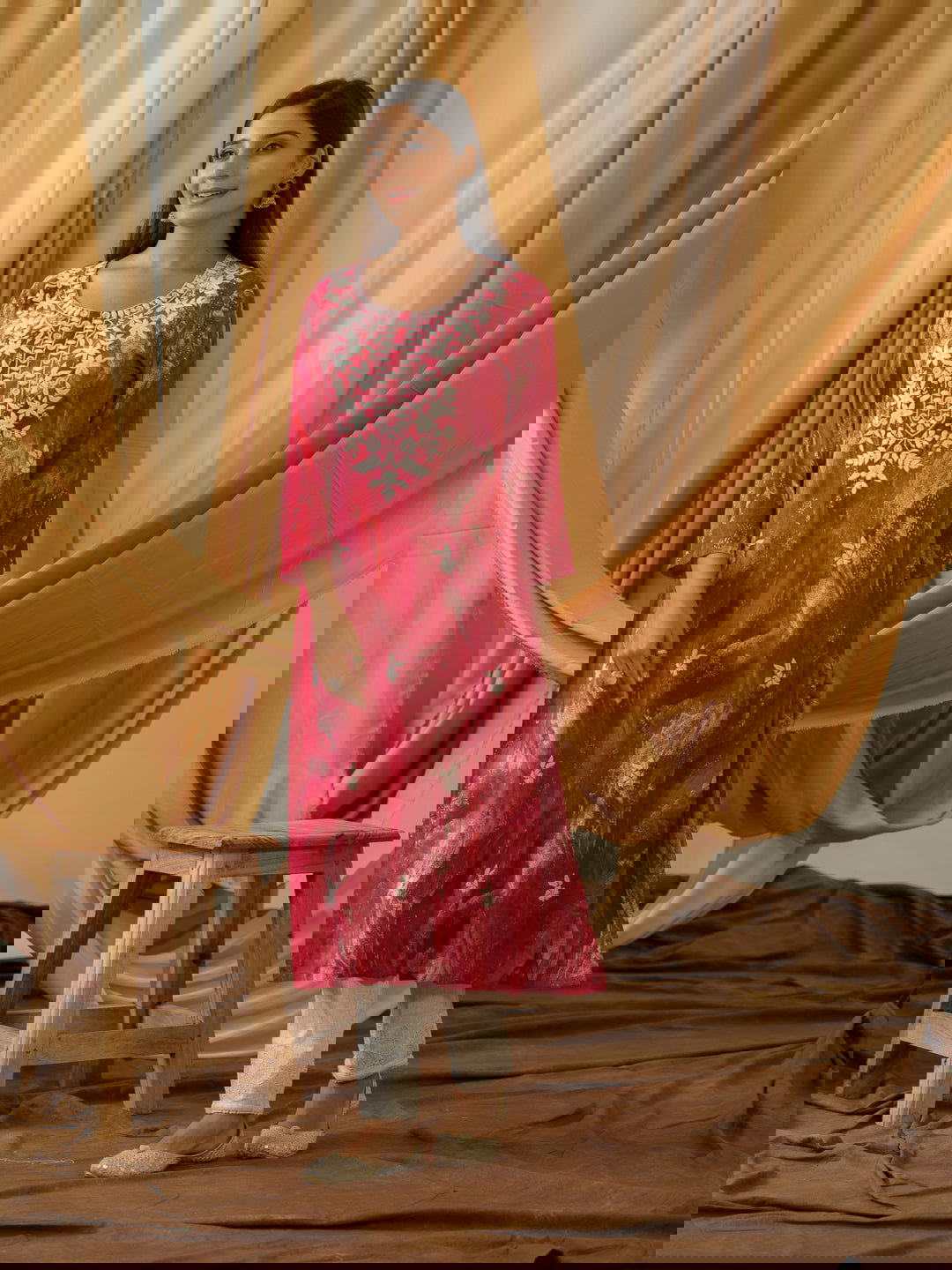 Pink Abstract Printed Straight Kurta - Buy Best Ethnic Wear for Women & Girls | Daily Woman - 