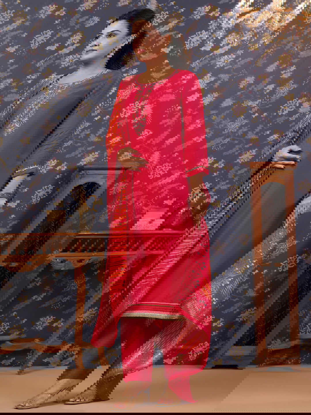 Pink Thread Work Pure Silk Straight Kurta & Trouser With Dupatta - Buy Best Ethnic Wear for Women & Girls | Daily Woman - 