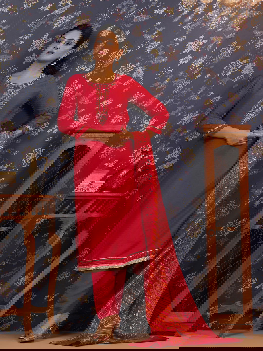 Pink Thread Work Pure Silk Straight Kurta & Trouser With Dupatta - Buy Best Ethnic Wear for Women & Girls | Daily Woman - 