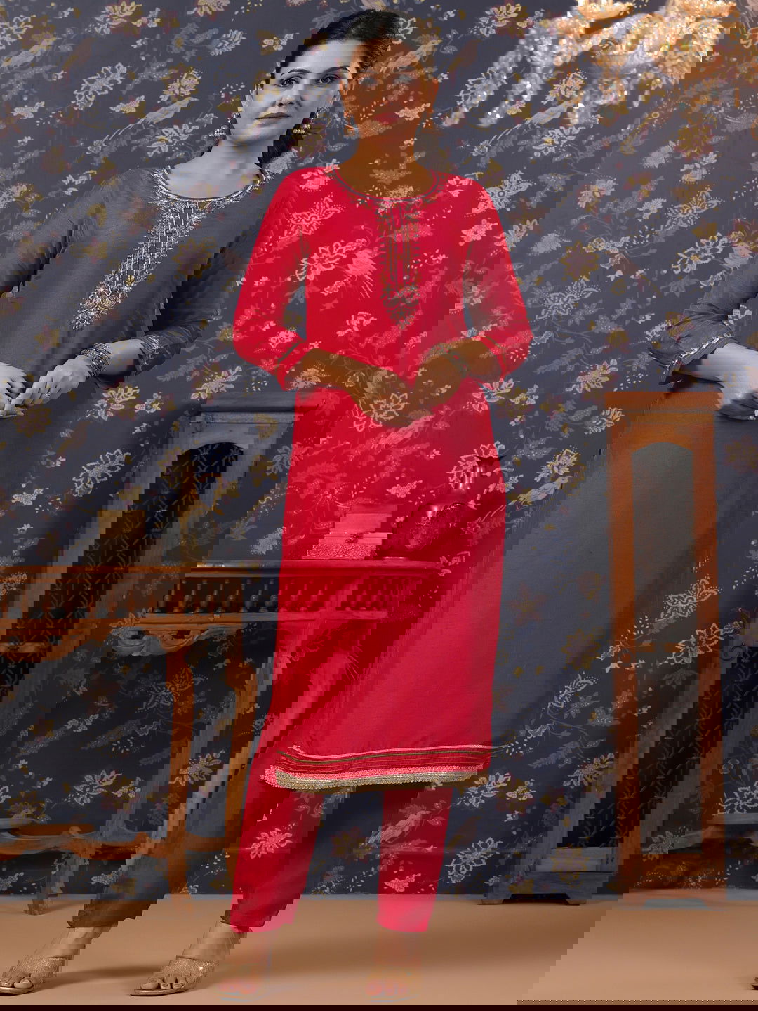 Pink Thread Work Pure Silk Straight Kurta & Trouser With Dupatta - Buy Best Ethnic Wear for Women & Girls | Daily Woman - 