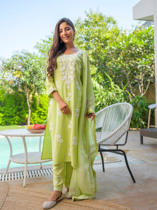 Printed Embroidered Yoke Or Border Design Kurta Set - Buy Best Ethnic Wear for Women & Girls | Daily Woman -