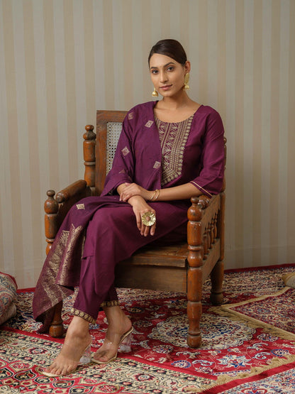 Purple Ethnic Motifs Straight Kurta & Trousers With Dupatta - Buy Best Ethnic Wear for Women & Girls | Daily Woman - 