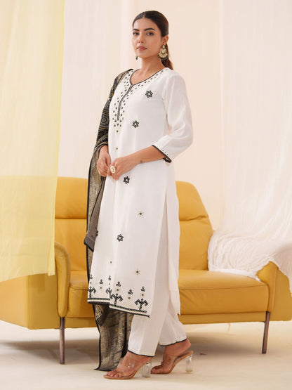 Roman Silk Embroidered Kurta With Trousers & Dupatta - Buy Best Ethnic Wear for Women & Girls | Daily Woman - 