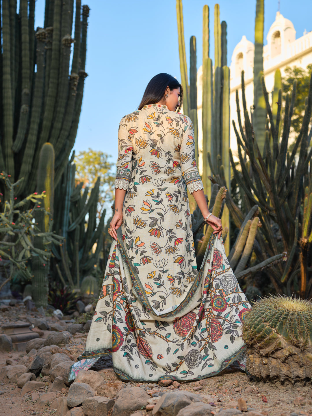 Women Floral Printed Regular Thread Work Kurta with Trousers & With Dupatta