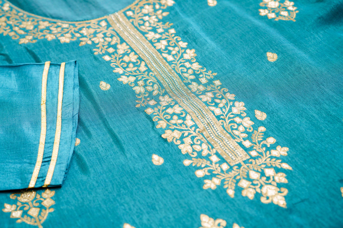 Teal Embroidered Calf Length Festive Kurti and Trousers With Dupatta - Buy Best Ethnic Wear for Women & Girls | Daily Woman - 