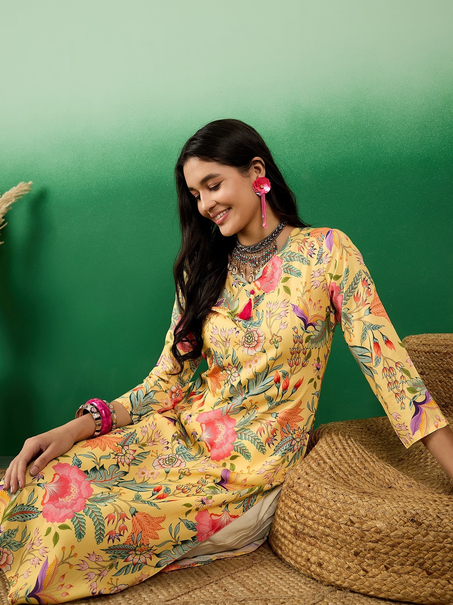 V Neck Floral-Printed Straight Kurta - Buy Best Ethnic Wear for Women & Girls | Daily Woman - 