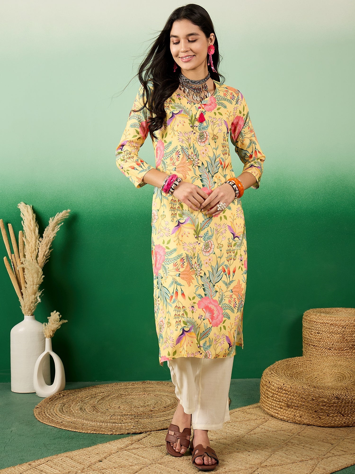 V Neck Floral-Printed Straight Kurta - Buy Best Ethnic Wear for Women & Girls | Daily Woman - 