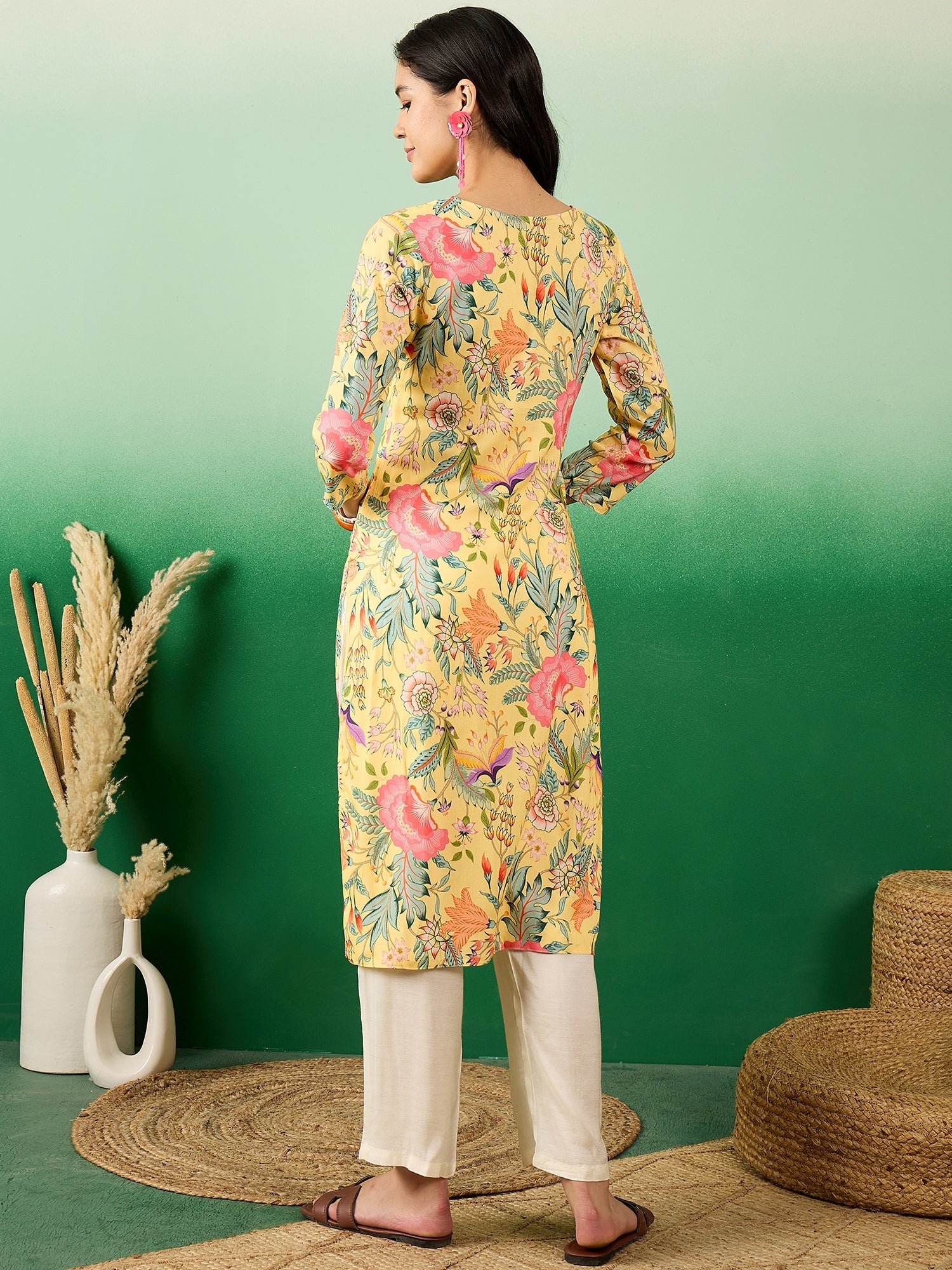 V Neck Floral-Printed Straight Kurta - Buy Best Ethnic Wear for Women & Girls | Daily Woman - 